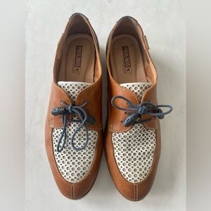 Women’s Pikolinos size 10 loafer